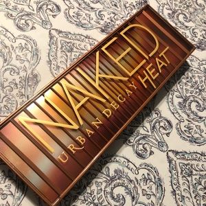 Urban decay naked heat eyeshadow palette